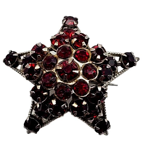 Tiny Red Star Dome Brooch Rhinestone Lapel Pin Silver Tone Vintage 1940s 1950s - Picture 5 of 5